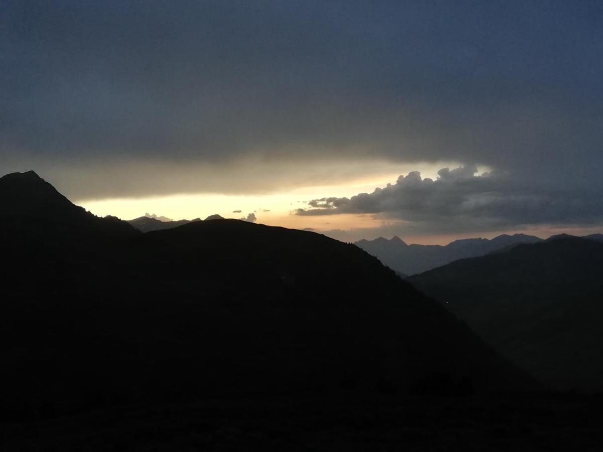 Chambres Et Tables D'Hotes Le Choton A Nono - Col Du Joly Beaufortain 欧特吕斯 外观 照片