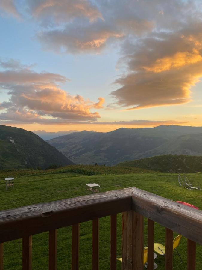 Chambres Et Tables D'Hotes Le Choton A Nono - Col Du Joly Beaufortain 欧特吕斯 外观 照片
