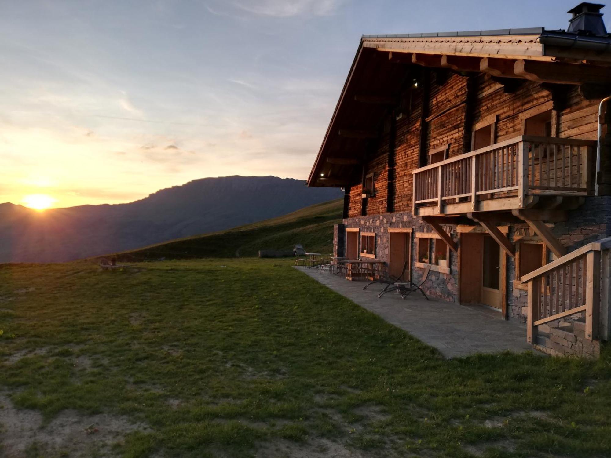 Chambres Et Tables D'Hotes Le Choton A Nono - Col Du Joly Beaufortain 欧特吕斯 外观 照片
